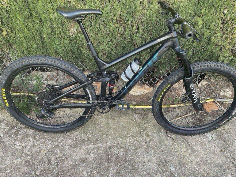 Used Trek Slash 8 2020 2020 Mountainbike, Black, 29 — image 4 of 4