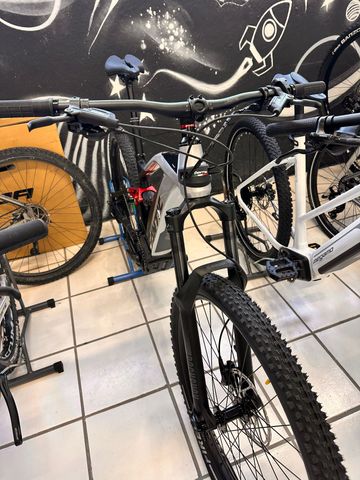 Brugt Fantic XTF 1.5 Race-Y 2024 2024 Mountainbike — billede 2 af 3