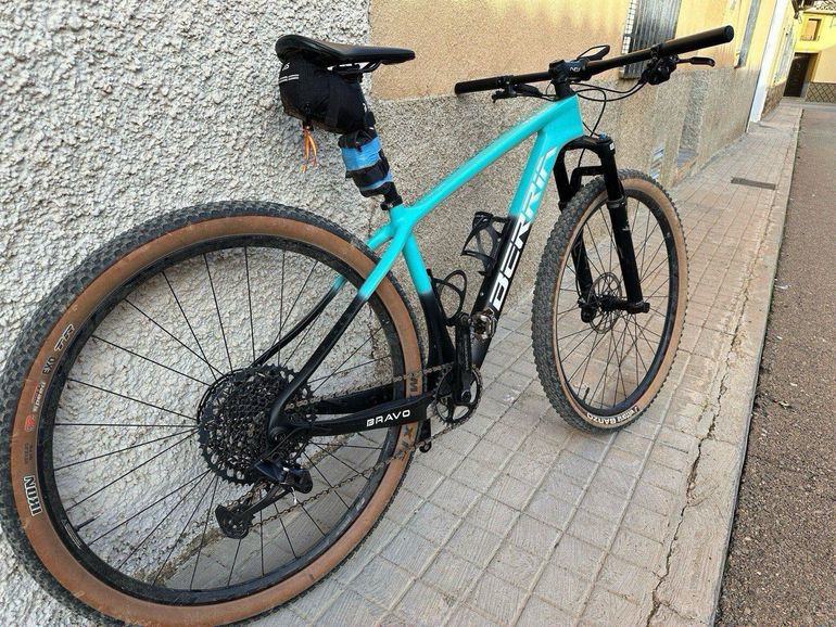 Used Berria BRAVO 7 2022 2022 Mountainbike, Blue, 29 — image 4 of 8