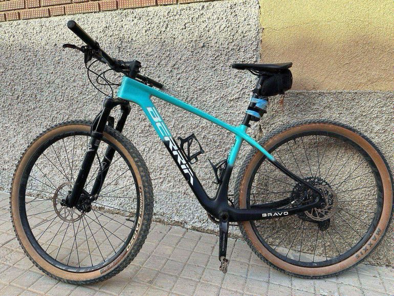 Used Berria BRAVO 7 2022 2022 Mountainbike, Blue, 29 — image 8 of 8