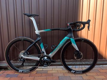 Used Pinarello DOGMA F DURA ACE Di2 Disc 2024 2024 Road & Gravel