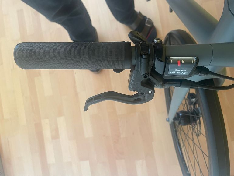 Used Canyon Commuter 9 LTD 2022 2022 Road & Gravel, Light Gray — image 5 of 6