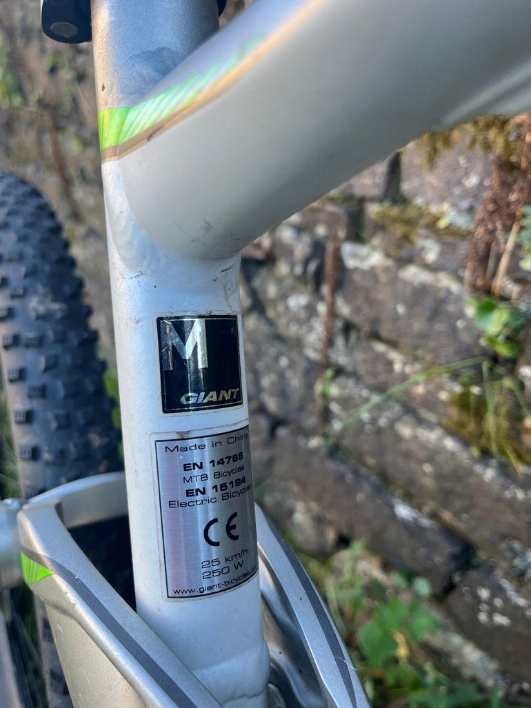 Used Giant Full-E+ 3 2018 2018 Mountainbike, Light Gray, 27.5 — image 2 of 4