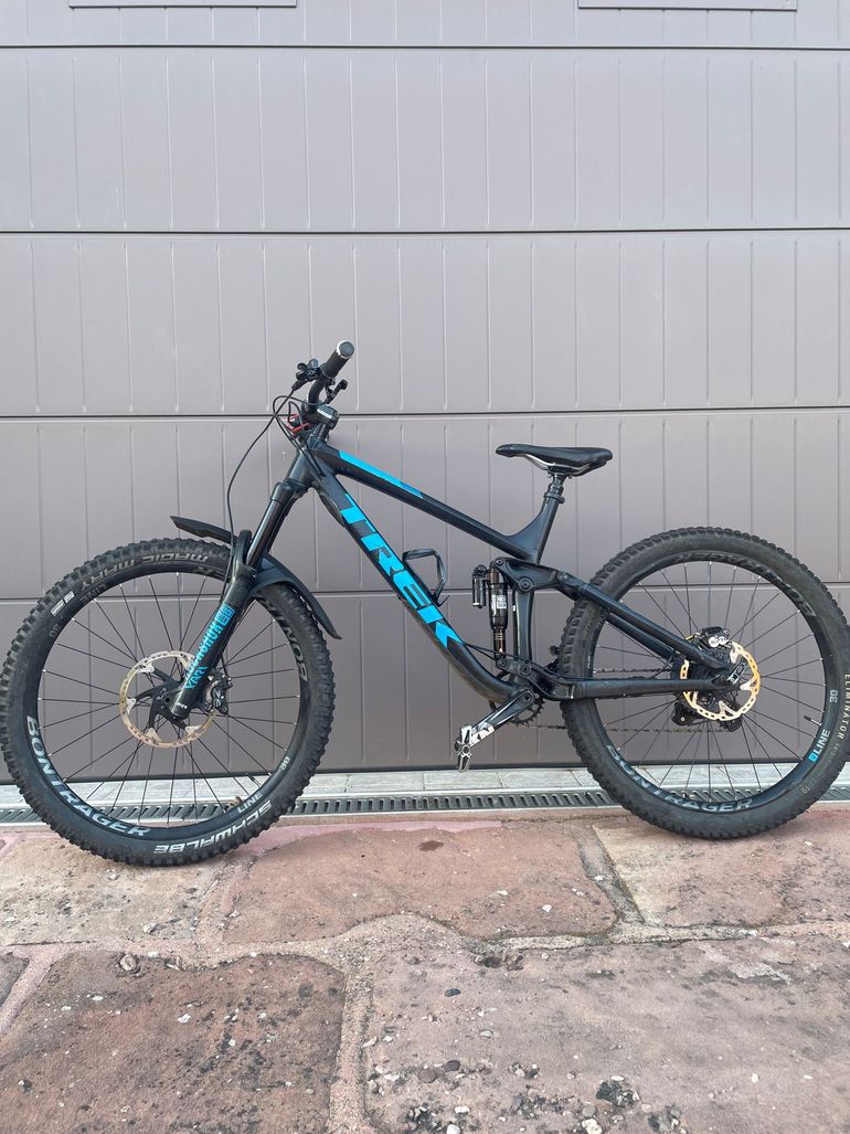 Used Trek Remedy 7 27.5 2018 2018 Mountainbike, Black, 27.5 — image 2 of 9