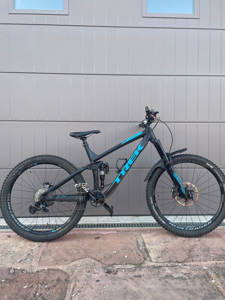 Used Trek Remedy 7 27.5 2018 2018 Mountainbike, Black, 27.5 — image 1 of 9