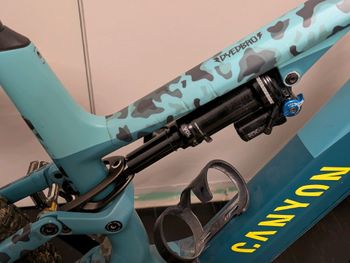 Canyon Spectral:ON CF 8 2021 2021 Mountainbike usato, Blu — immagine 5 di 7