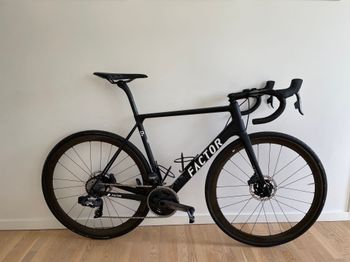 Used Factor O2 Disk Frameset - size 56 Frameset 2021 Road & Gravel, Black — image 4 of 15