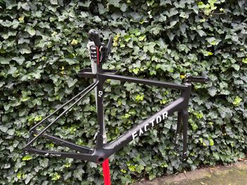 Used Factor O2 Disk Frameset - size 56 Frameset 2021 Road & Gravel, Black — image 1 of 15