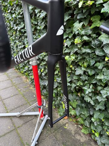 Used Factor O2 Disk Frameset - size 56 Frameset 2021 Road & Gravel, Black — image 8 of 15