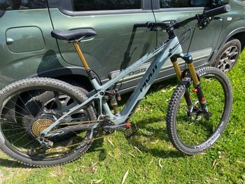 Käytetty Pivot SHUTTLE SL Pro X01 2023 2023 Mountainbike — kuva 4 / 4