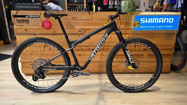 Specialized Epic World Cup Expert 2025 2025 Mountainbike usato, Nero — immagine 1 di 3