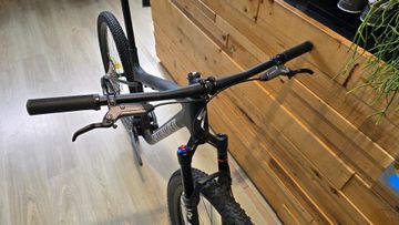 Käytetty Specialized Epic World Cup Expert 2025 2025 Mountainbike — kuva 3 / 3