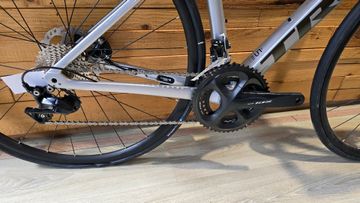 Brugt Trek Émonda SL 5 Disc 2022 2022 Road & Gravel — billede 2 af 3