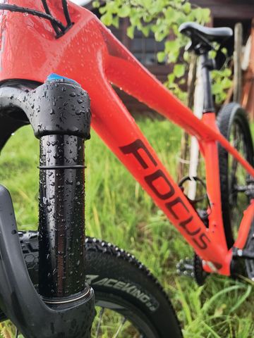 Used Focus Raven 2021 Mountainbike, Red — image 8 of 9