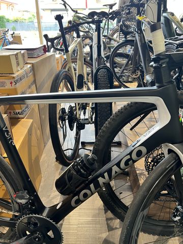 Gebrauchtes Colnago V3 RS 2021 Road & Gravel, Schwarz — Bild 2 von 8