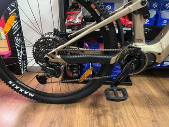 Used Merida eONE-FORTY 400 2025 2025 Mountainbike — image 2 of 9