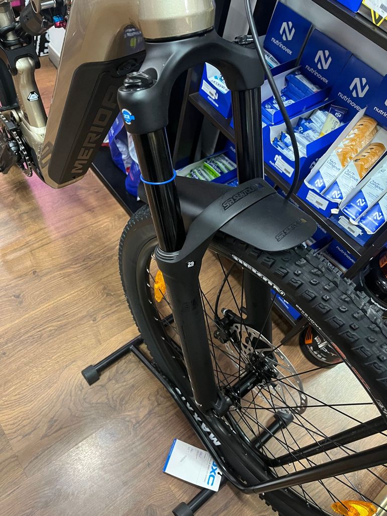 Used Merida eONE-FORTY 400 2025 2025 Mountainbike — image 8 of 9