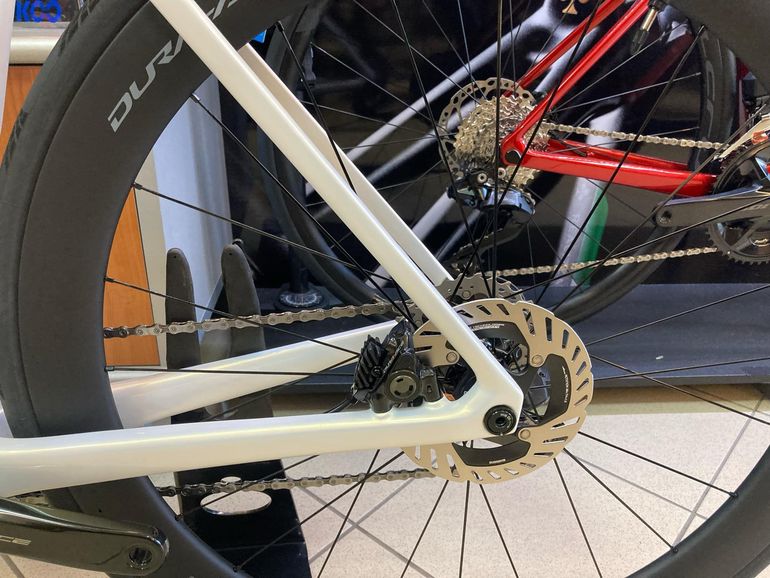 Used Colnago V4Rs Disc Shimano Dura Ace Di2 2024 Road & Gravel, White — image 5 of 9