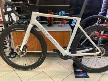 Used Colnago V4Rs Disc Shimano Dura Ace Di2 2024 Road & Gravel, White — image 2 of 9