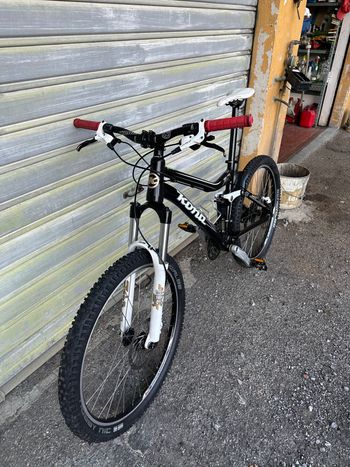 Used Kona TANUKI 2011 2011 Mountainbike, Black, 26 — image 6 of 8