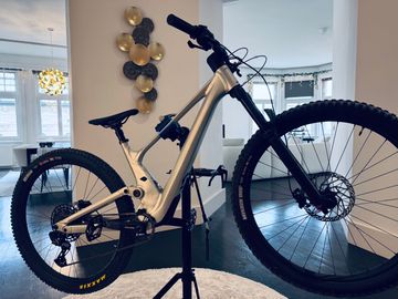 Used Scott Genius 940 2024 2024 Mountainbike, Light Gray, 29 — image 18 of 21