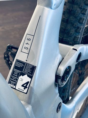 Used Scott Genius 940 2024 2024 Mountainbike, Light Gray, 29 — image 6 of 21