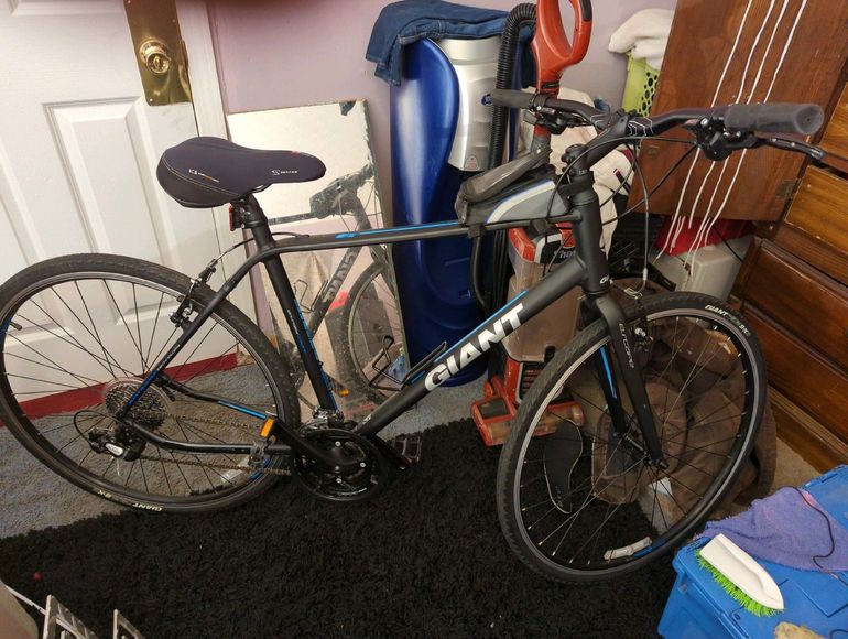 Used Giant Escape 2021 Road & Gravel, Black — image 1 of 4