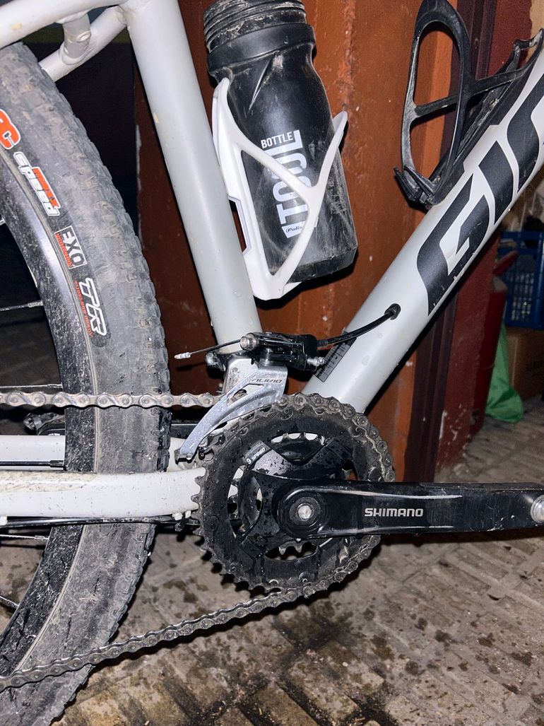 Used Giant Talon 2 2021 2021 Mountainbike, Light Gray, 27.5, 29 — image 3 of 7