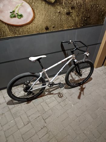 Used On-One Inbred 2015 Mountainbike, White — image 2 of 9