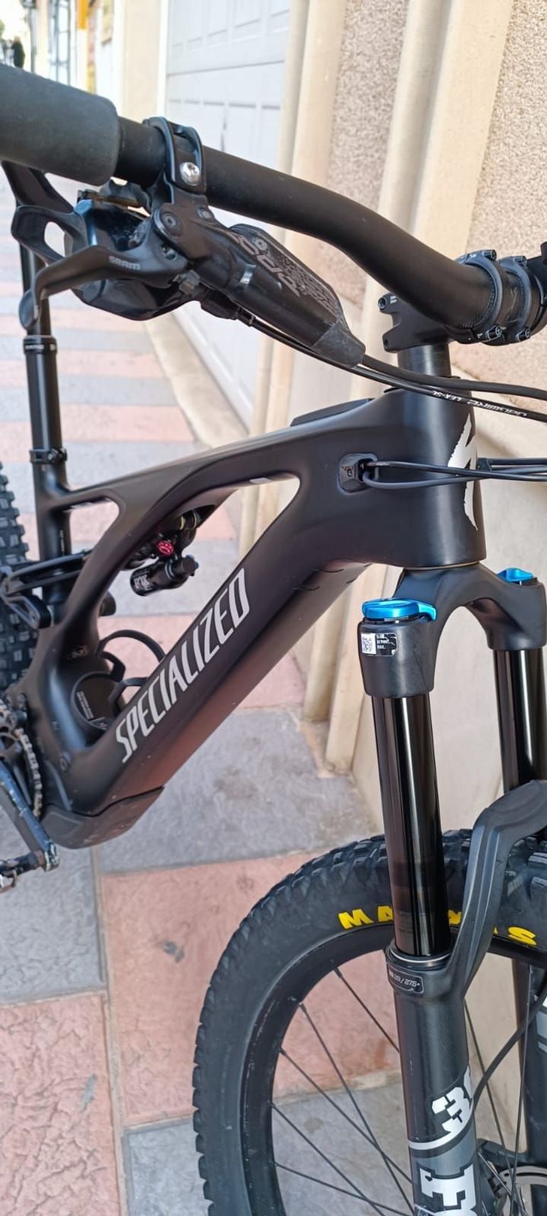 Used Specialized Turbo Levo Comp 2022 2022 Mountainbike, Black, 29, 27.5 — image 3 of 6