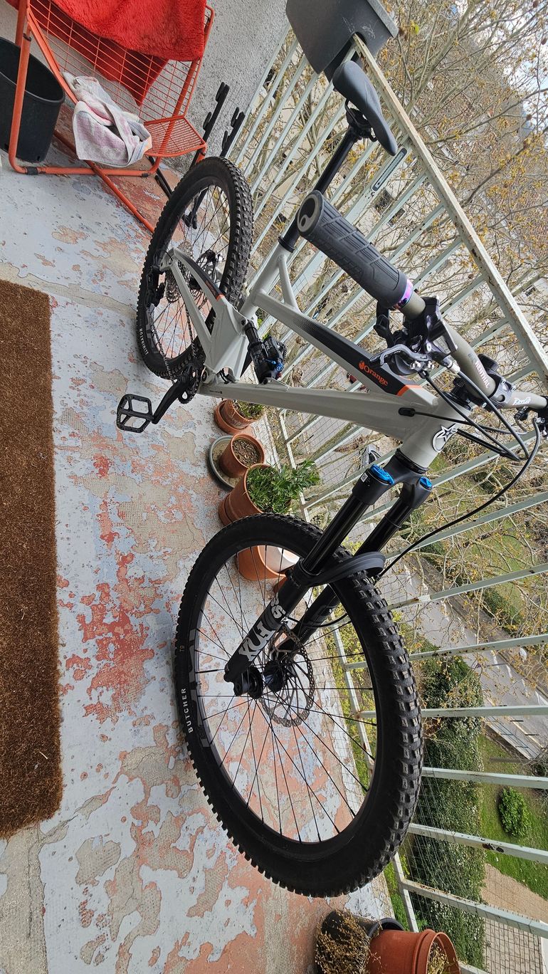 Used Orange Switch 6 2022 2022 Mountainbike, Light Gray — image 3 of 3