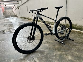 Used Trek Procaliber 9.7 2024 2024 Mountainbike, White, 29 — image 7 of 9
