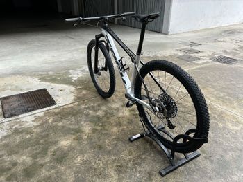 Used Trek Procaliber 9.7 2024 2024 Mountainbike, White, 29 — image 4 of 9