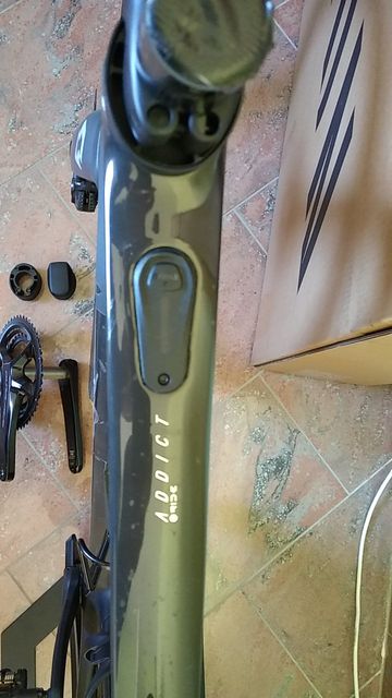 Tweedehands Scott Addict eRIDE Ultimate 2022 2022 Road & Gravel — afbeelding 5 van 8