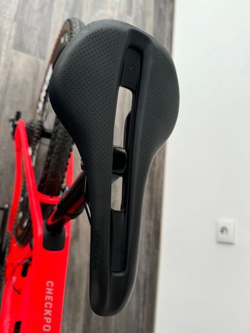 Brugt Trek Checkpoint SLR 7 eTap 2023 2023 Road & Gravel — billede 6 af 8