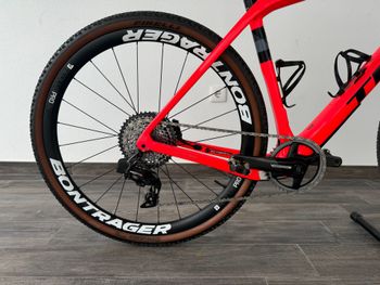 Brugt Trek Checkpoint SLR 7 eTap 2023 2023 Road & Gravel — billede 2 af 8