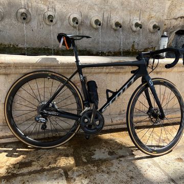 Tweedehands Scott Addict rc 15 2018 Road & Gravel
