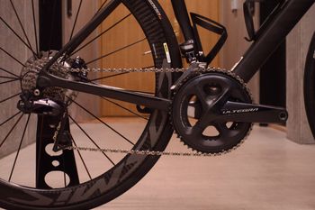 Used Canyon Ultimate CF SLX Disc 8.0 Di2 2018 2018 Road & Gravel, Nero — image 5 of 7
