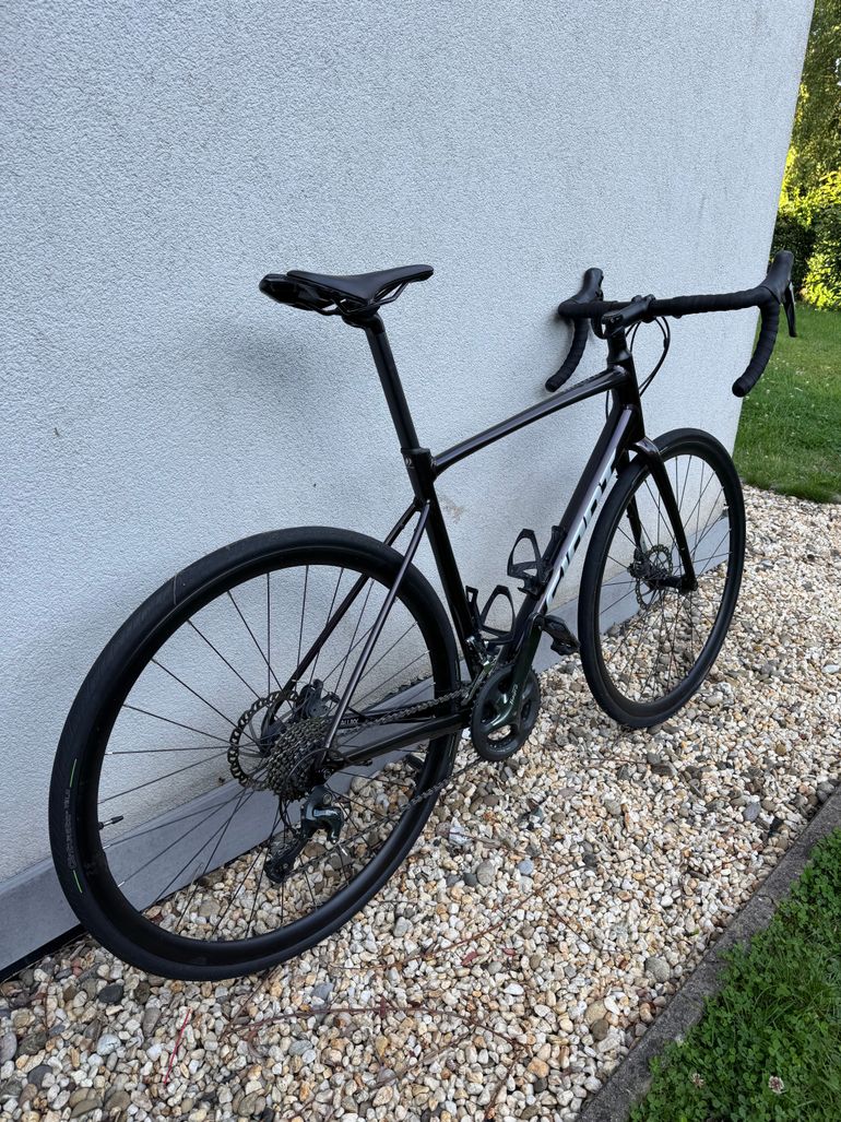 Used Giant Contend Shimano Tiagra 2022 Road & Gravel — image 2 of 5