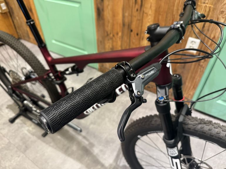 Used Specialized Epic 8 Expert 2024 2025 Mountainbike, Red, 29 — image 2 of 3