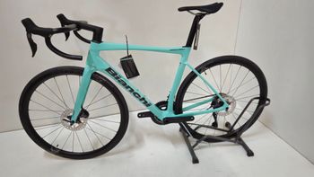 Used Bianchi Specialissima Shimano Ultegra Di2 2025 Road & Gravel, Green — image 3 of 3