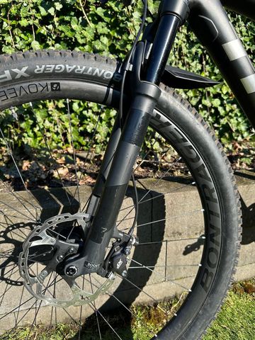Used Trek Supercaliber 9.8 XT 2020 2020 Mountainbike, Black, 29 — image 3 of 7