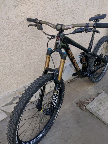Used Rocky Mountain Slayer 2018 2018 Mountainbike, Black — image 2 of 6