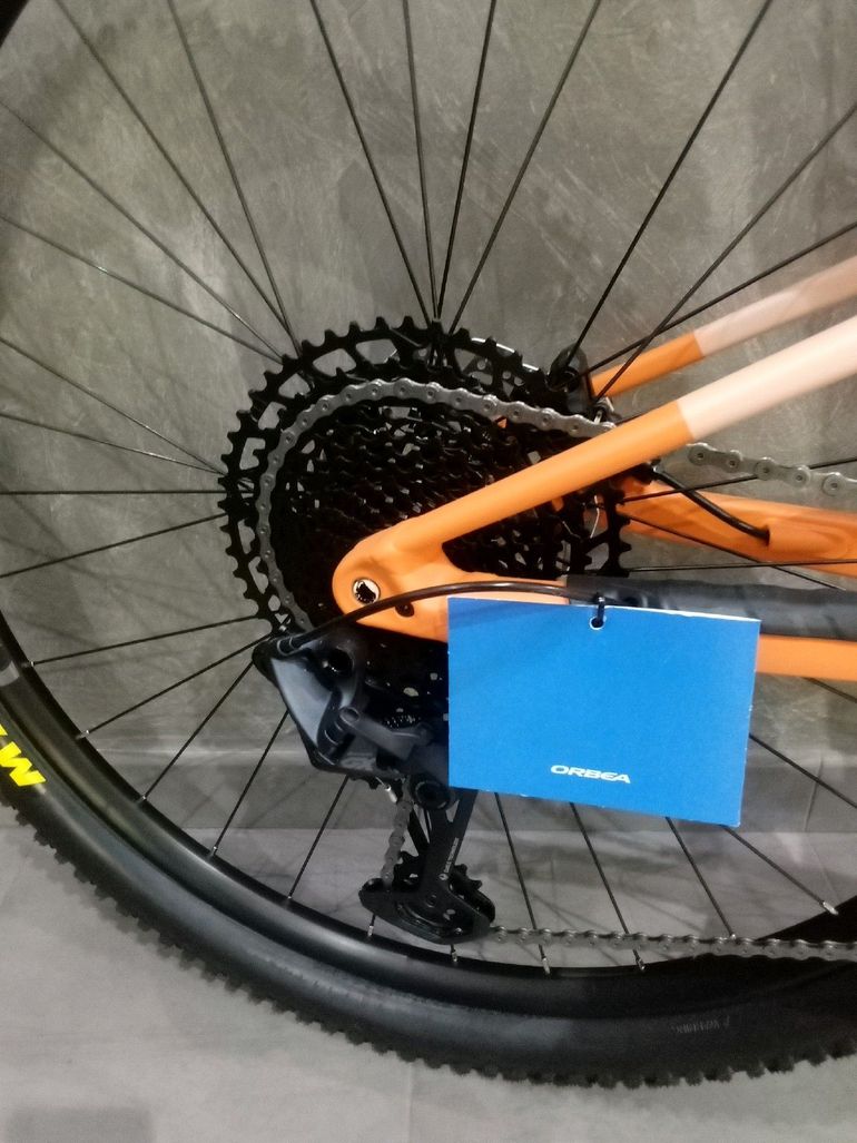 Orbea OIZ H20 2024 2024 Mountainbike usato, Arancione — immagine 3 di 3