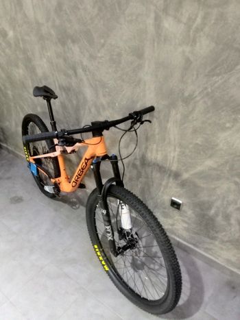 Orbea OIZ H20 2024 2024 Mountainbike usato, Arancione — immagine 2 di 3