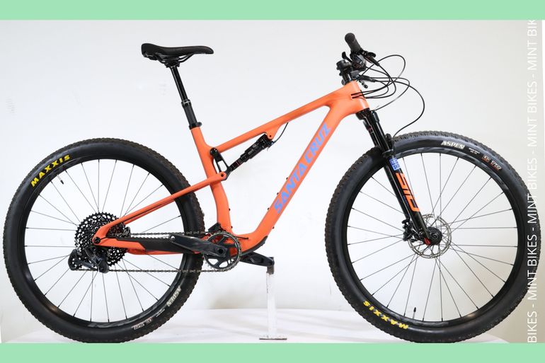 Brugt Santa Cruz BLUR S / Carbon C 2023 2023 Mountainbike — billede 1 af 4