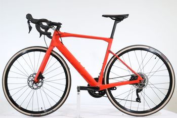 Used BMC Roadmachine AMP THREE 2023 2023 Road & Gravel, Red — image 3 of 5