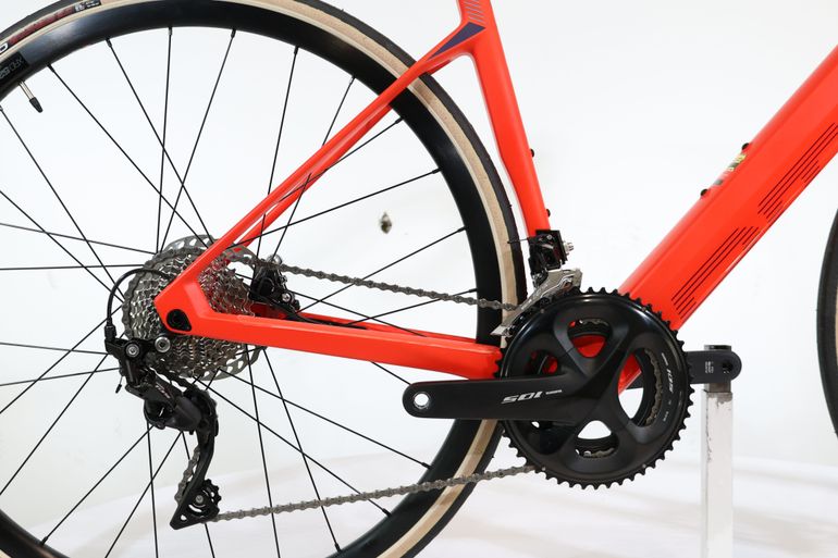 Used BMC Roadmachine AMP THREE 2023 2023 Road & Gravel, Red — image 5 of 5