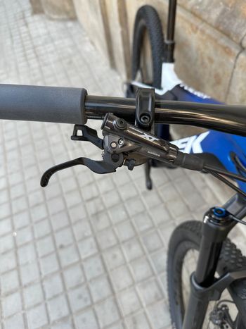 Używany Trek E-Caliber 9.8 2021 2021 Mountainbike — zdjęcie 5 z 7