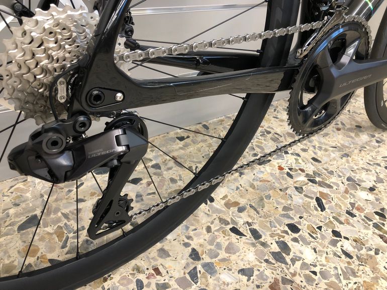 Used Bianchi SPECIALISSIMA ULTEGRA Di2 DISC 12V 2022 Road & Gravel, Black — image 4 of 4